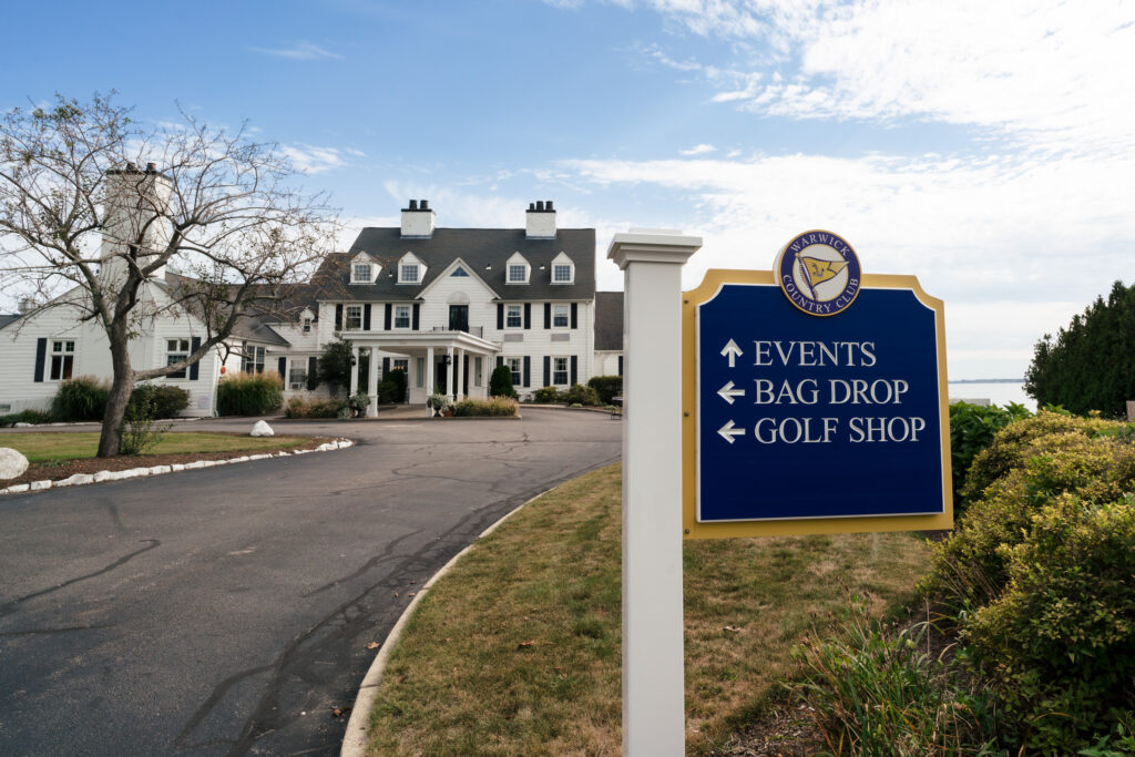 The entrance to the warwick country club